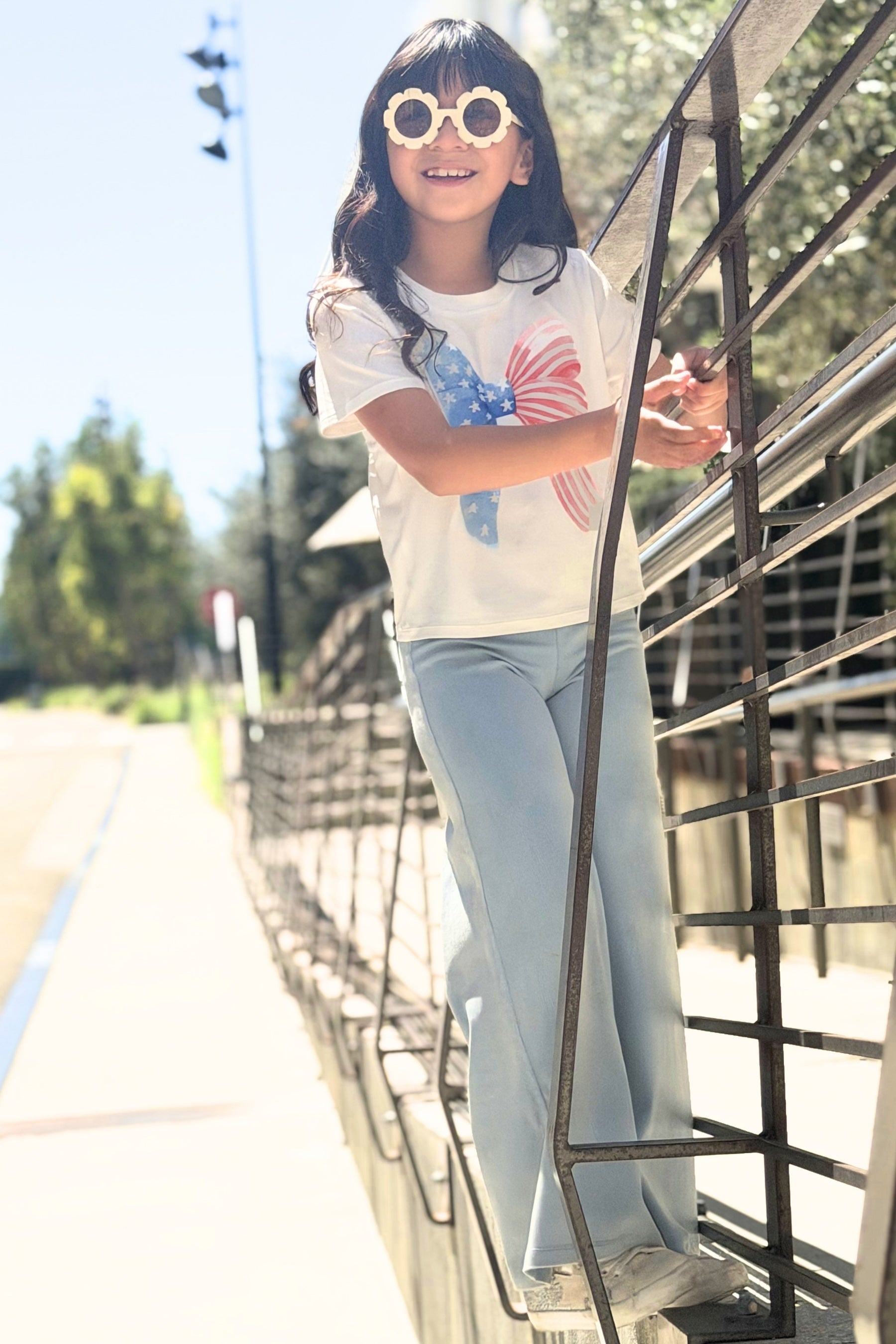 Simply Soft Easy Tee. - Ivory Americana Bow - NEW!