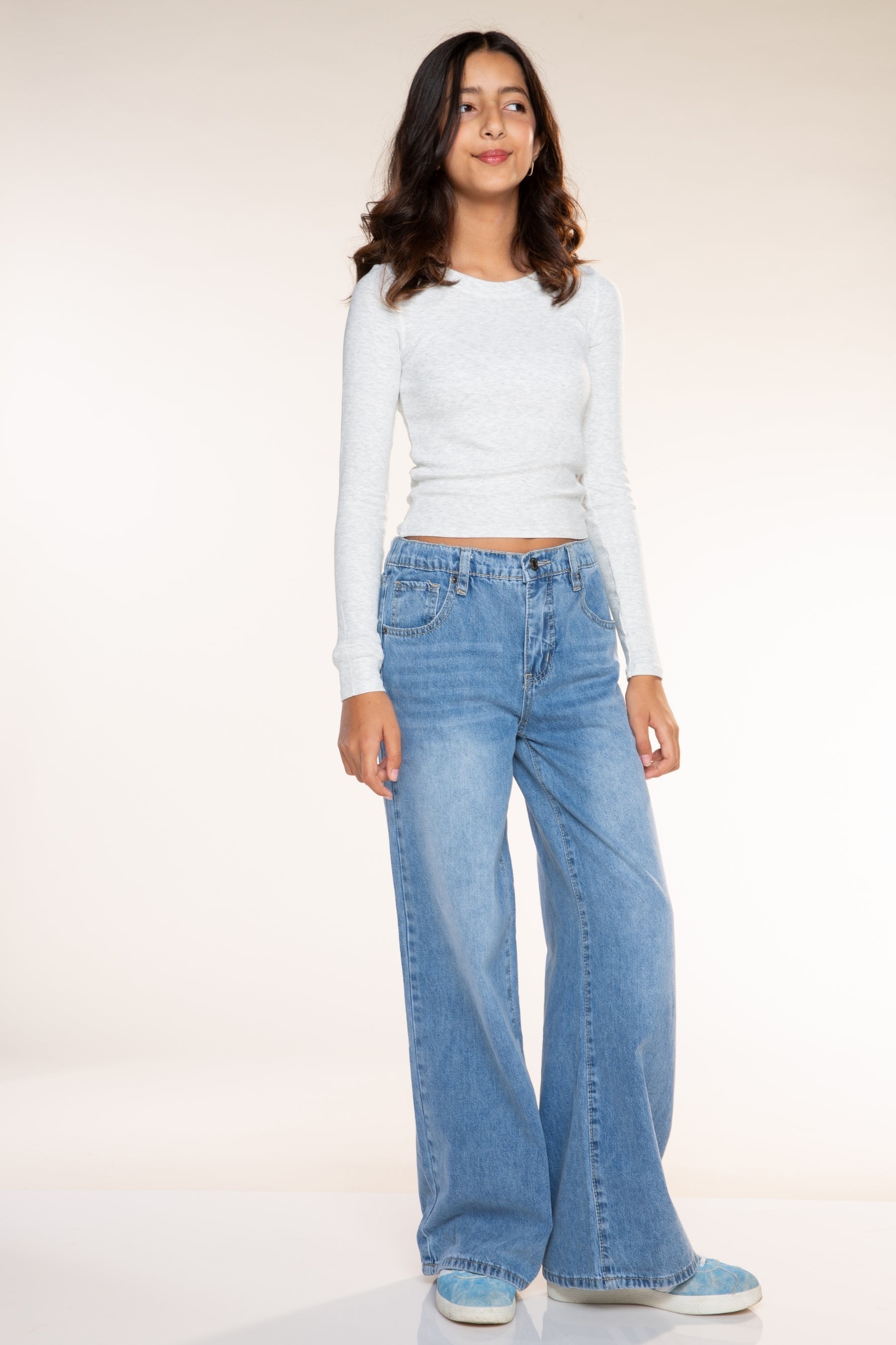 Relaxed Wide Leg Jeans